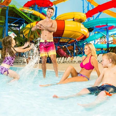 Skyline Hotel & Waterpark Niagara Falls Exterior photo