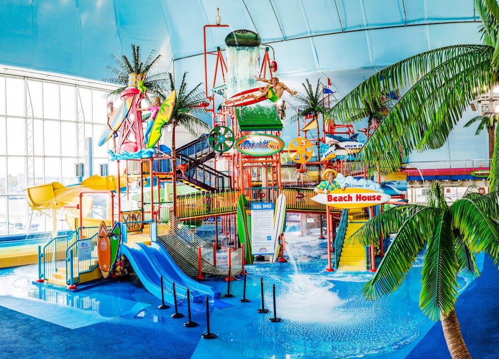 Skyline Hotel & Waterpark Niagara Falls Exterior photo