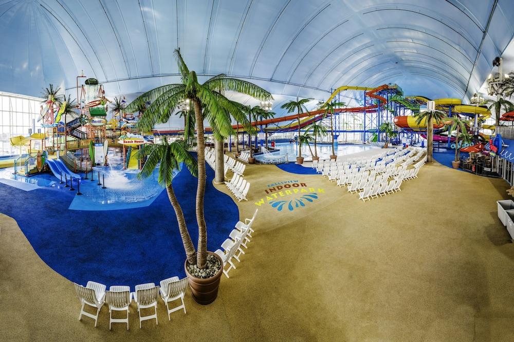 Skyline Hotel & Waterpark Niagara Falls Exterior photo
