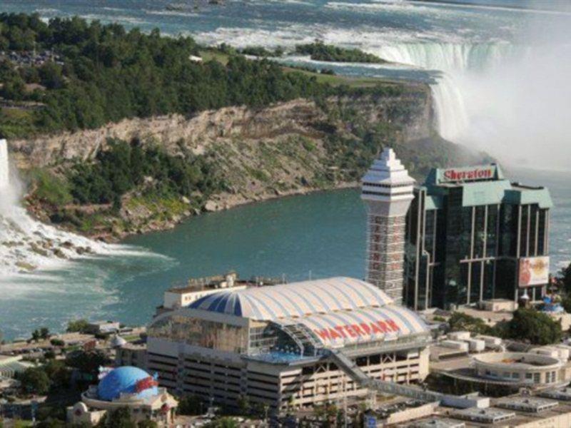 Skyline Hotel & Waterpark Niagara Falls Exterior photo