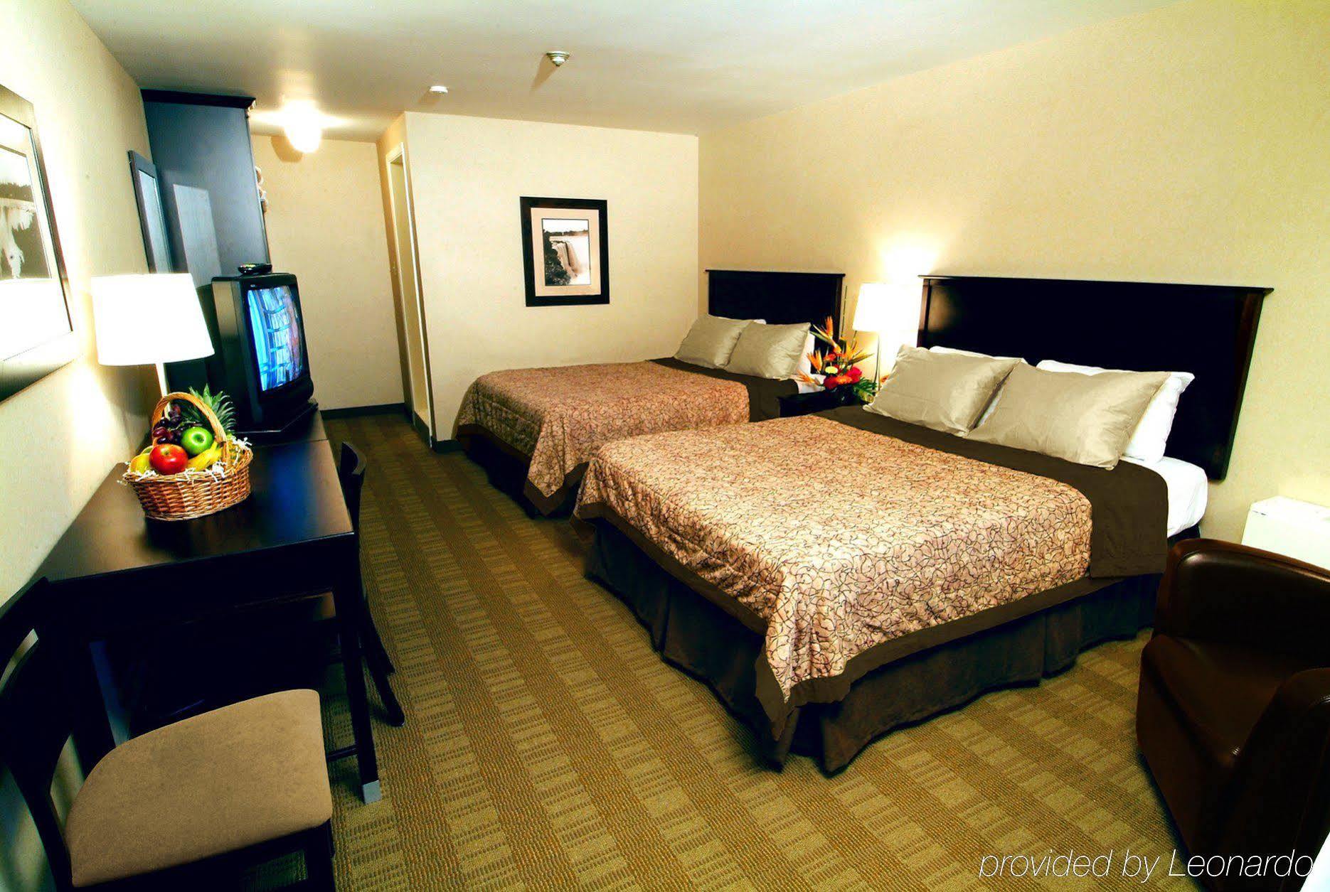 Skyline Hotel & Waterpark Niagara Falls Exterior photo