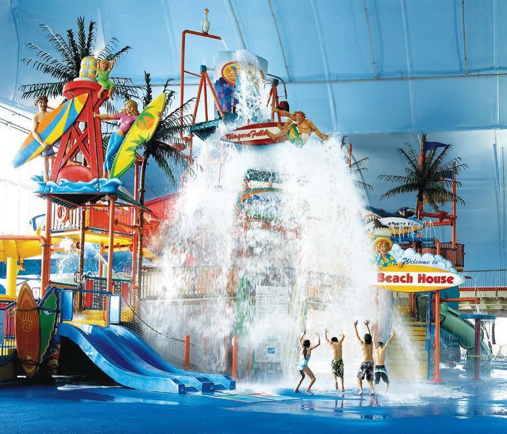 Skyline Hotel & Waterpark Niagara Falls Exterior photo